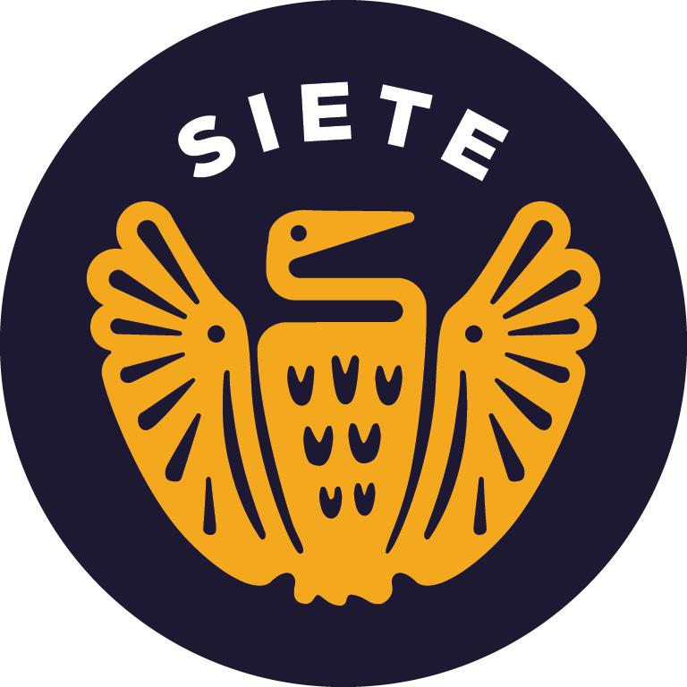 Circular navy badge featuring an orange stylized bird and the word SIETE at the top (Siete logo).
